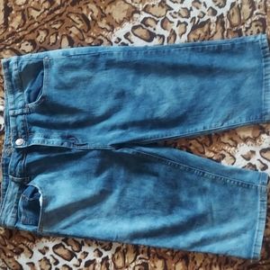 SALE‼️ Denim capris